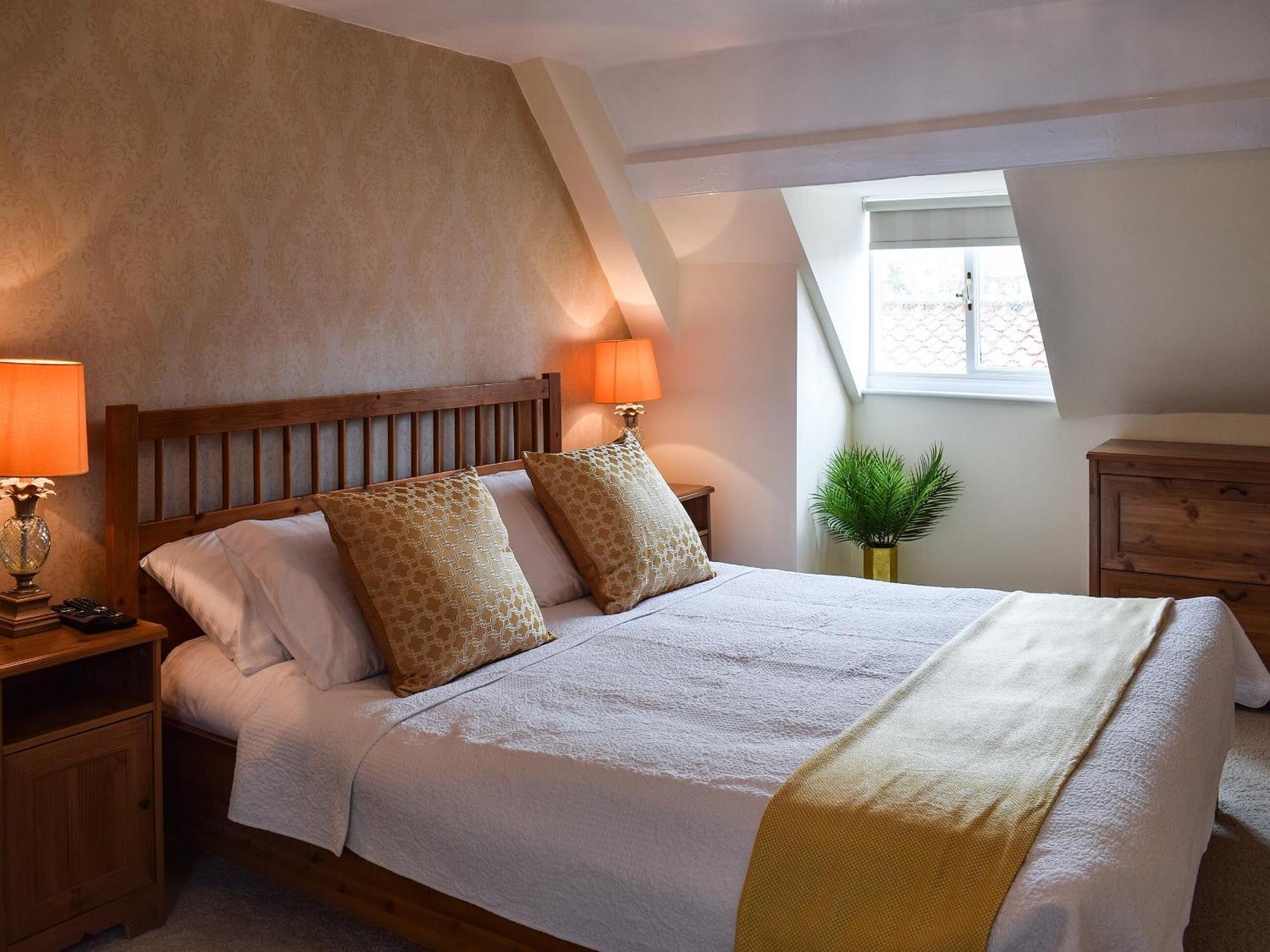 Honeyz Hideaway Villa Whitby Exterior photo